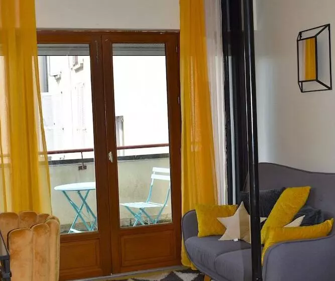 ホテル Les Remparts