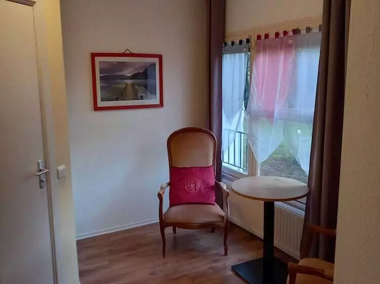 ホテル Les Remparts