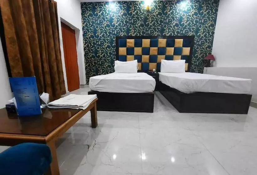 هتل Mehran Multan