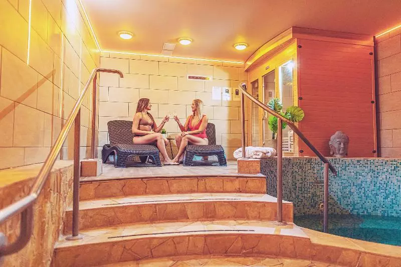 ホテル Mártoni Resort & Restaurant