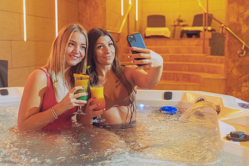 ホテル Mártoni Resort & Restaurant