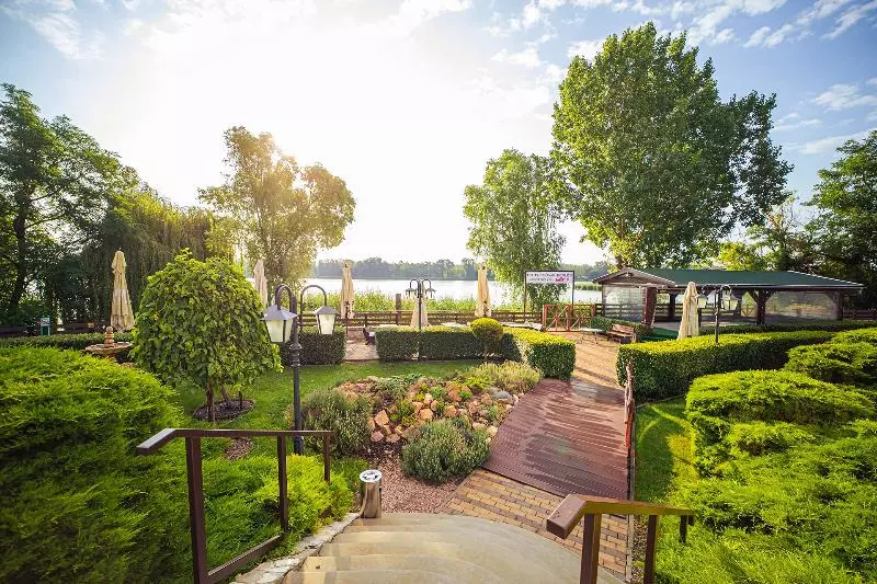 ホテル Mártoni Resort & Restaurant