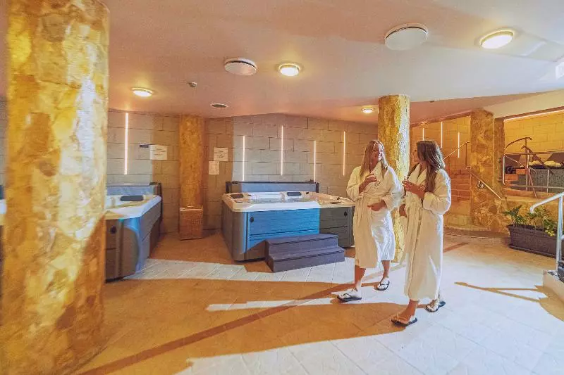 ホテル Mártoni Resort & Restaurant