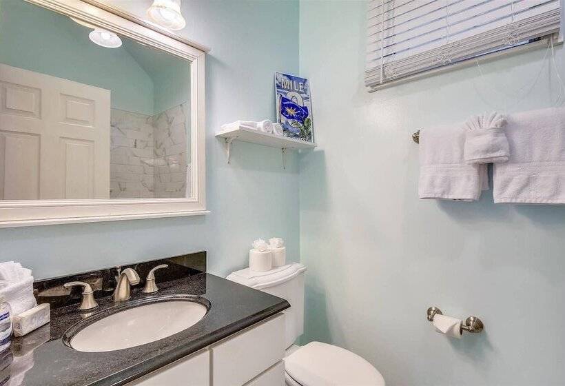 Ibis By Avantstay Close To Duval Street W/ Shared Pool Month Long Stays Only