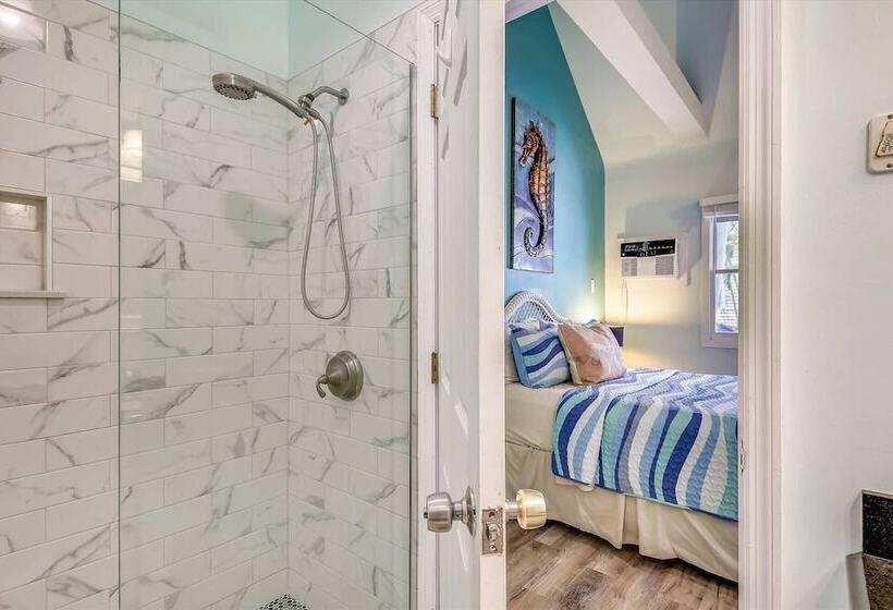 Ibis By Avantstay Close To Duval Street W/ Shared Pool Month Long Stays Only