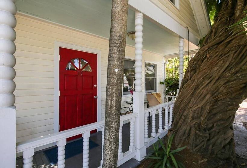 Ibis By Avantstay Close To Duval Street W/ Shared Pool Month Long Stays Only