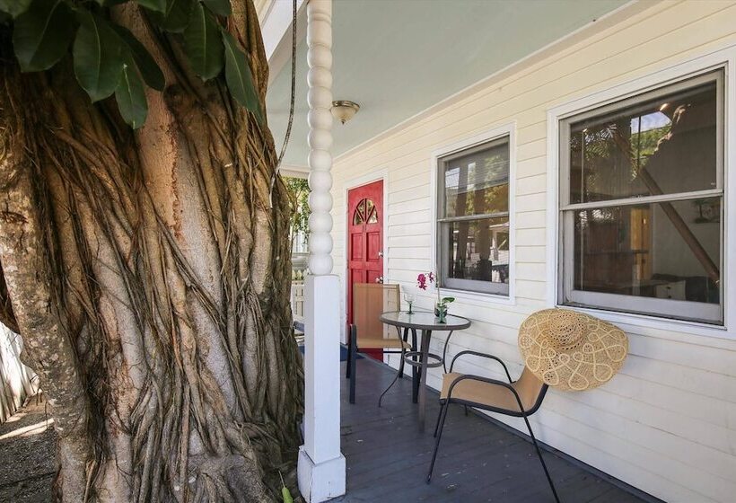 Ibis By Avantstay Close To Duval Street W/ Shared Pool Month Long Stays Only