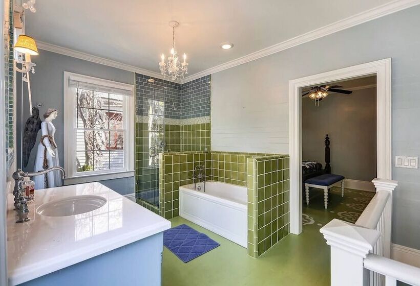 Lighthouse Villa By Avantstay Walk To Southernmost Point W/ Private Pool & Patio Month Long Stays