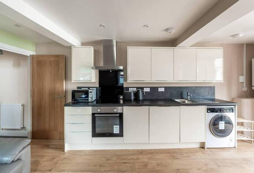 レジデンス Beautiful 2 Bed House In Egremont Milo S Place