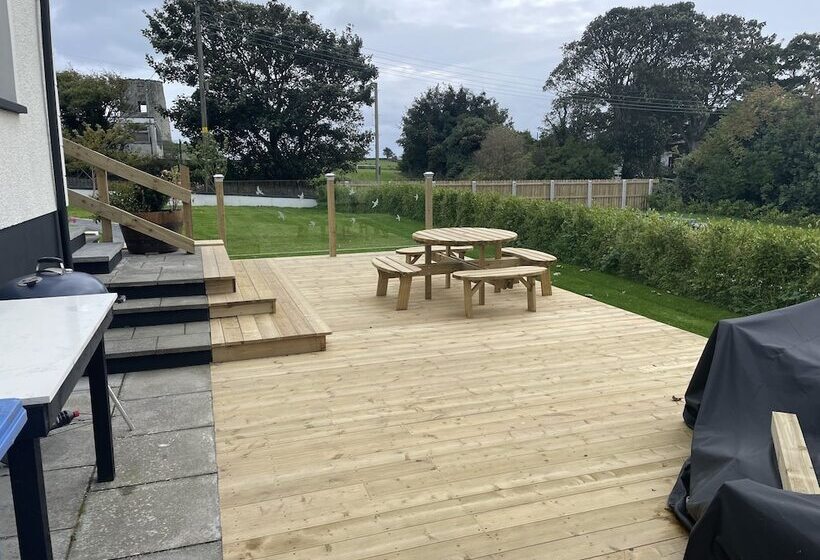 إقامة Beautiful 3 Bed House In Sunny Killough Down