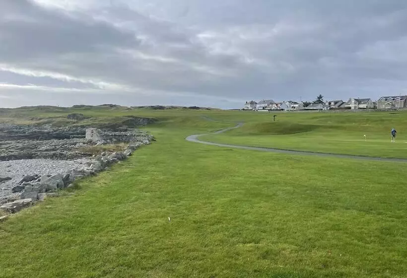 Residenssi Beautiful 3 Bed House In Sunny Killough Down