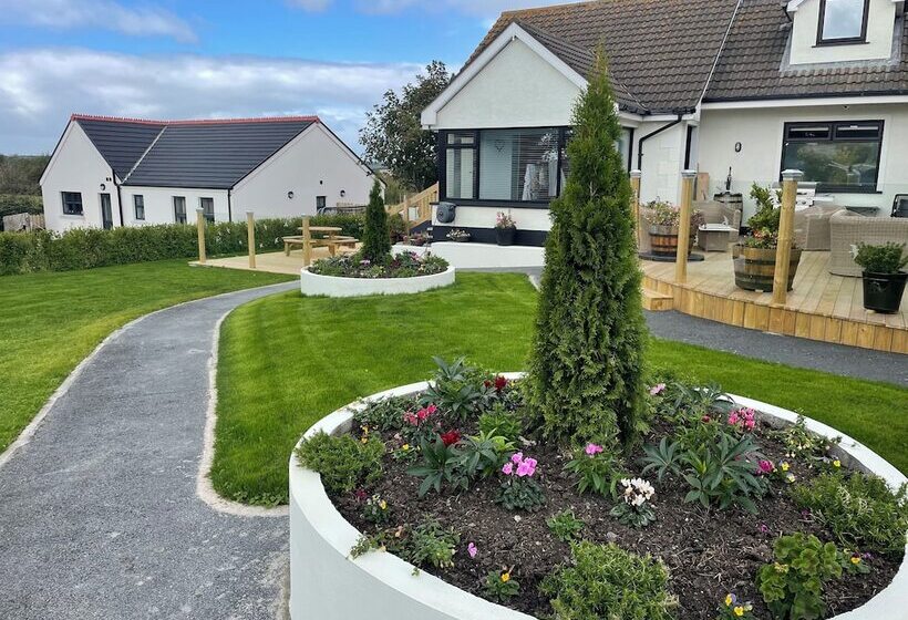 إقامة Beautiful 3 Bed House In Sunny Killough Down