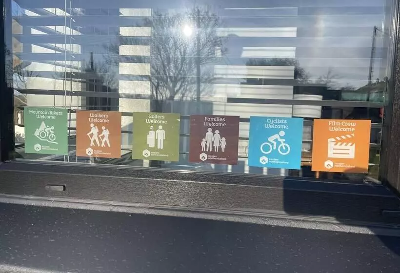 Residenssi Beautiful 3 Bed House In Sunny Killough Down