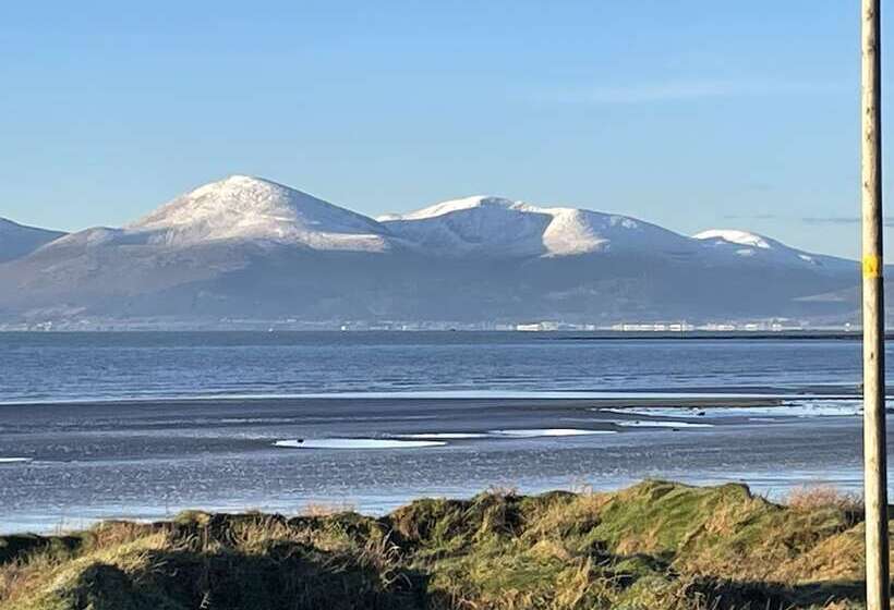 إقامة Beautiful 3 Bed House In Sunny Killough Down