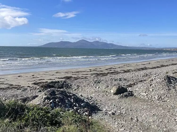 Residenssi Beautiful 3 Bed House In Sunny Killough Down