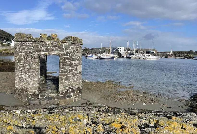 Residenssi Beautiful 3 Bed House In Sunny Killough Down