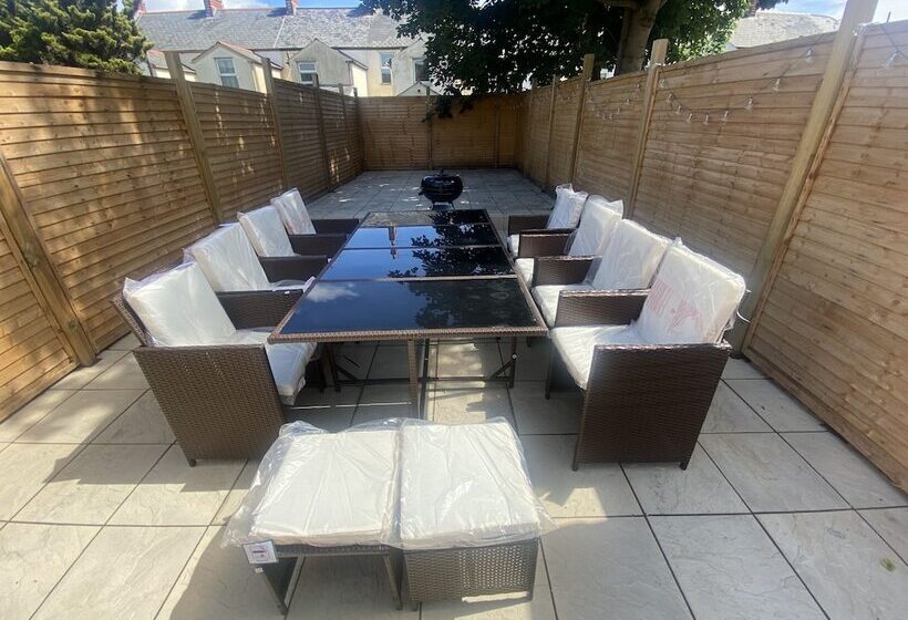 اقامتگاه Lovely And Cosy House In Cardiff, South Wales