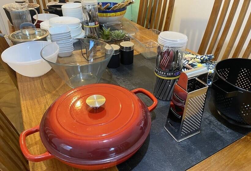 اقامتگاه Lovely And Cosy House In Cardiff, South Wales