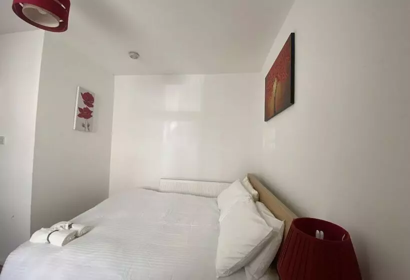 اقامتگاه Lovely And Cosy House In Cardiff, South Wales