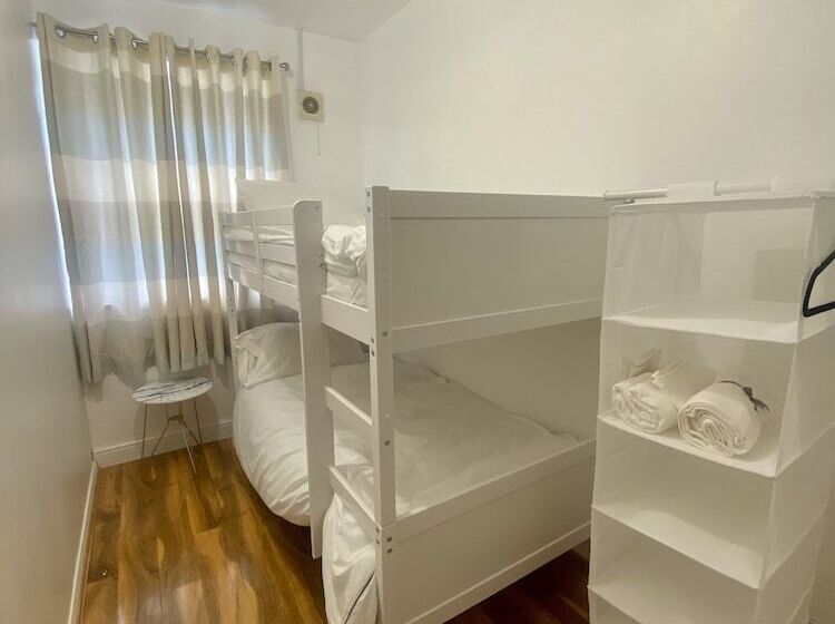 اقامتگاه Lovely And Cosy House In Cardiff, South Wales