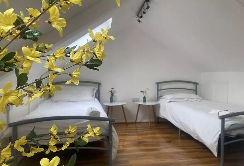 اقامتگاه Lovely And Cosy House In Cardiff, South Wales
