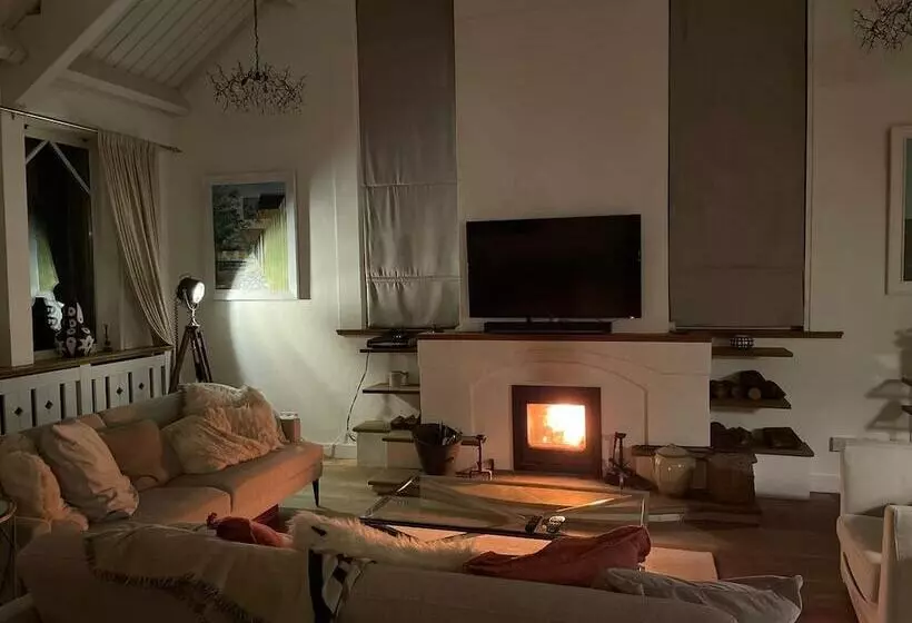 Residenssi Luxury Chilterns Hideaway, Easy Access To London