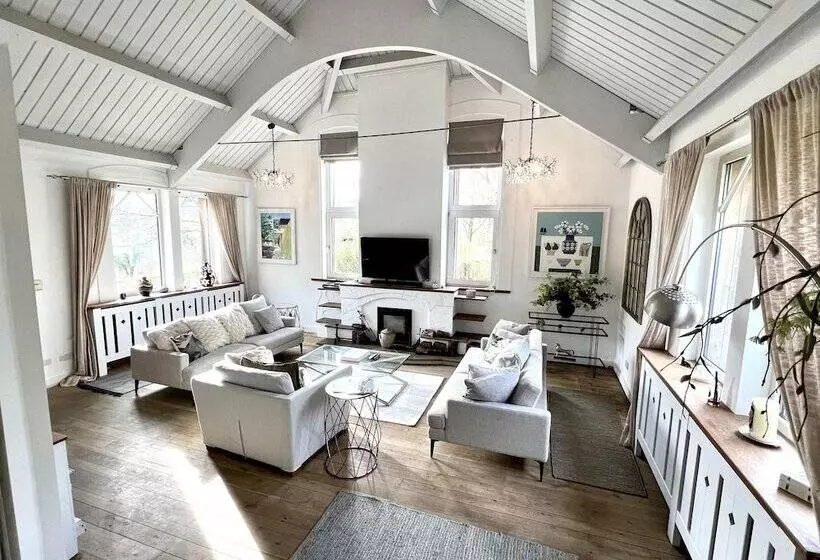 Residenssi Luxury Chilterns Hideaway, Easy Access To London