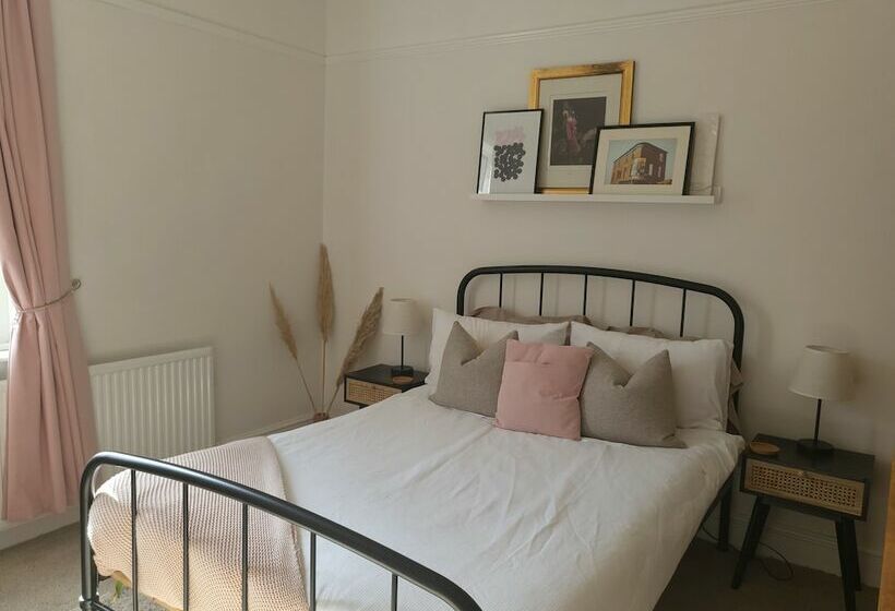 Residência Remarkable 4 Bed House In Sheffield