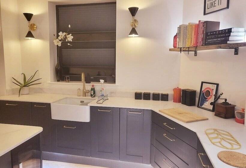 Residência Remarkable 4 Bed House In Sheffield