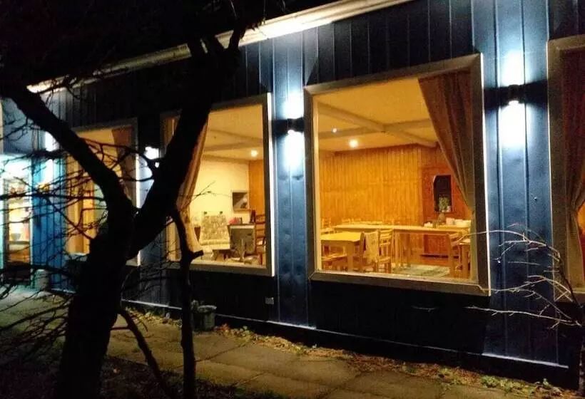 هاستل Hostal Los Pinos