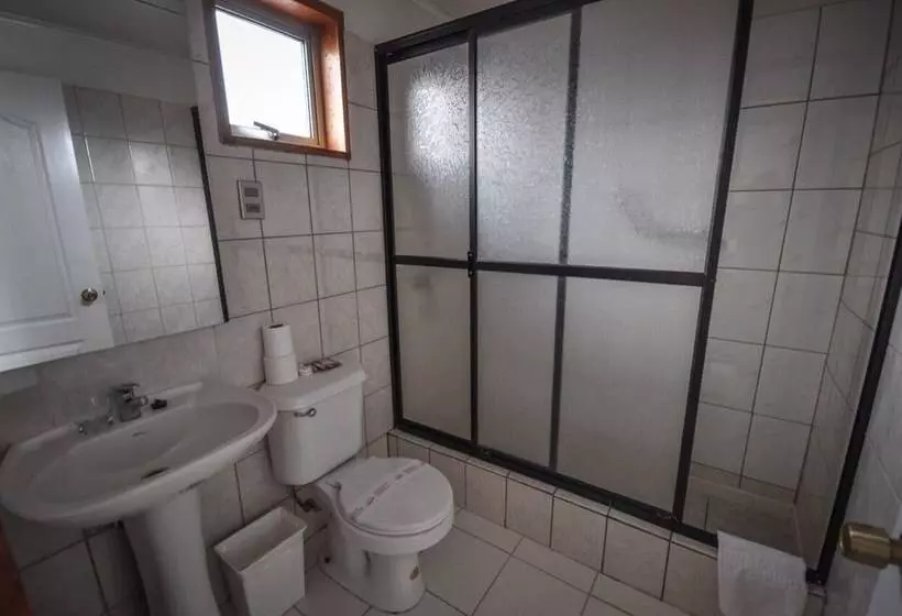 هاستل Hostal Los Pinos