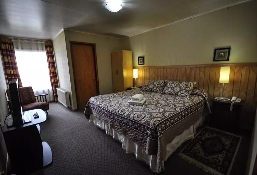 هاستل Hostal Los Pinos