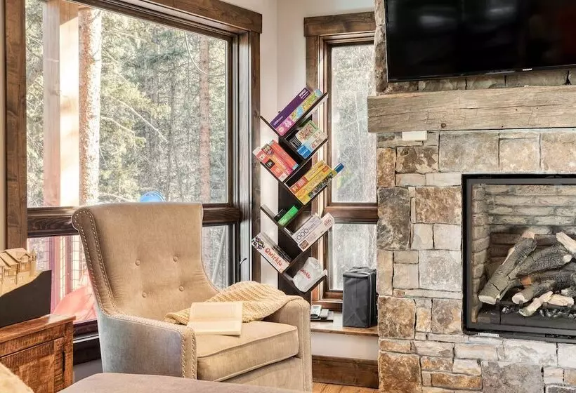 Apex By Avantstay Cozy Expansive Mountain Home Close To The Slopes W/ Hot Tub!