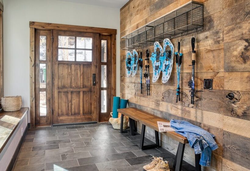 Apex By Avantstay Cozy Expansive Mountain Home Close To The Slopes W/ Hot Tub!