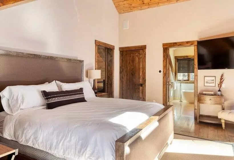 Apex By Avantstay Cozy Expansive Mountain Home Close To The Slopes W/ Hot Tub!