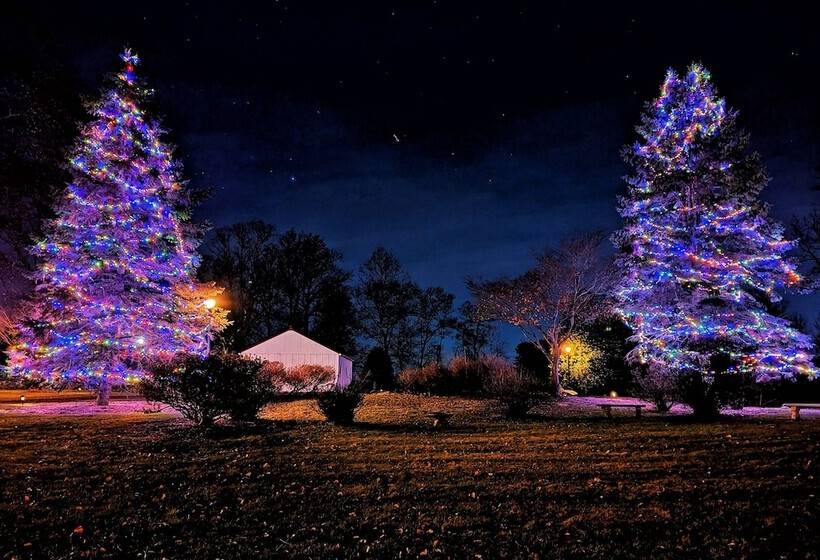 צימר Cromwell Manor Inn