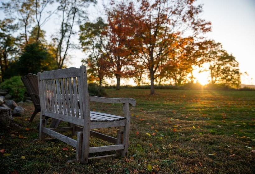 צימר Cromwell Manor Inn