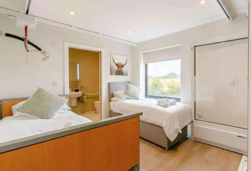 Fawn Cottage, Disabled Adapted 3 Bedroom Hot Tub