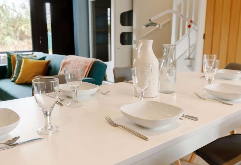 Fawn Cottage, Disabled Adapted 3 Bedroom Hot Tub