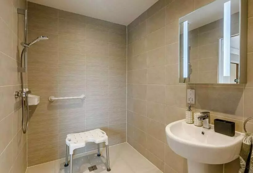 Fawn Cottage, Disabled Adapted 3 Bedroom Hot Tub