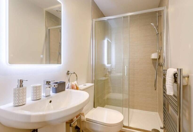 Fawn Cottage, Disabled Adapted 3 Bedroom Hot Tub