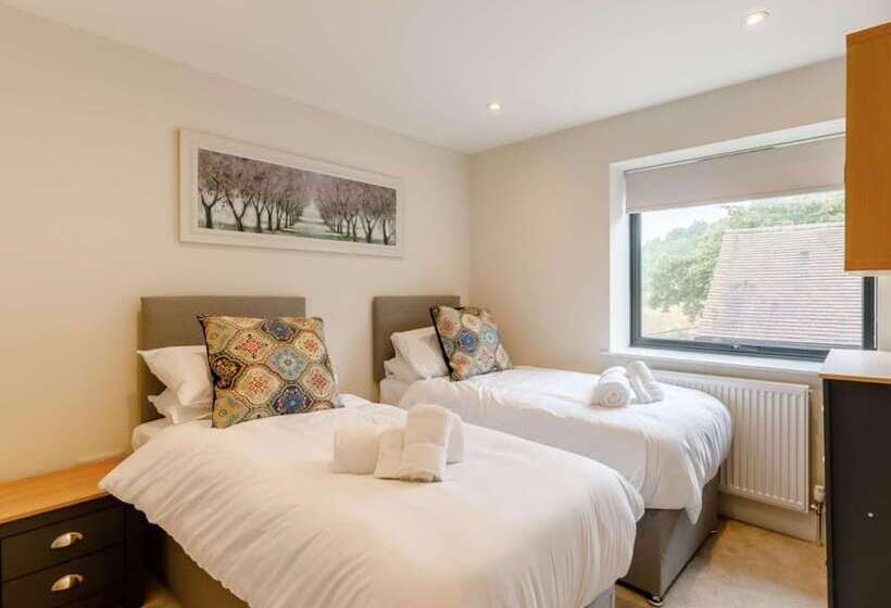 Fawn Cottage, Disabled Adapted 3 Bedroom Hot Tub