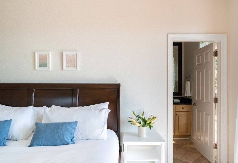 Florence By Avantstay Villa Steps From Beach