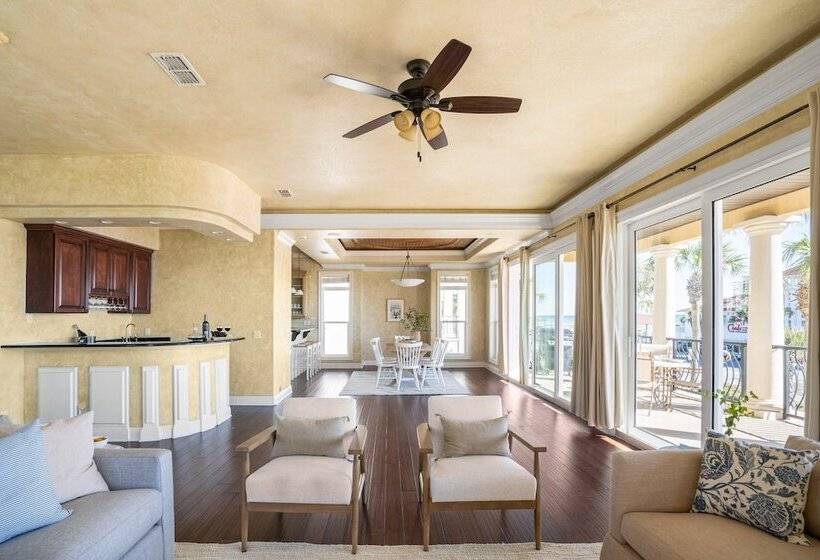 Florence By Avantstay Villa Steps From Beach