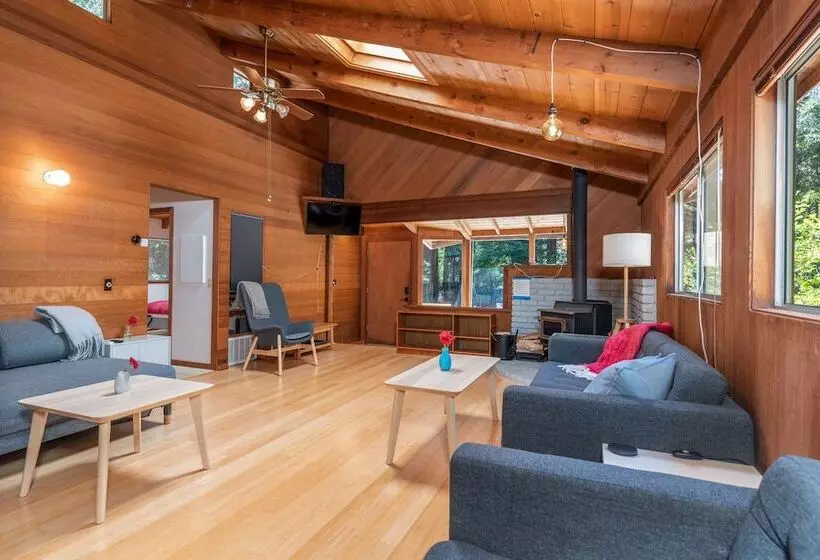 Forest Sea Cabin