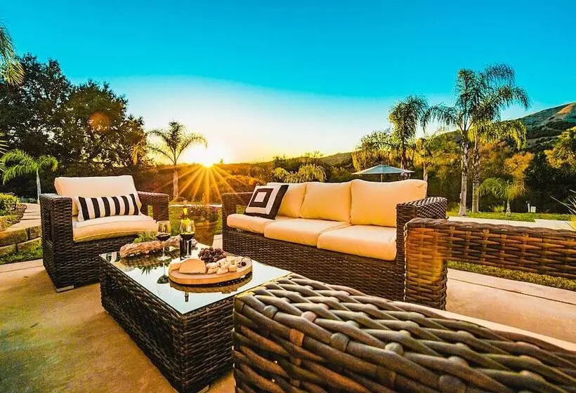 Grapevine By Avantstay Secluded 5br Villa 4 Acres Of Vineyards & Avo Groves!