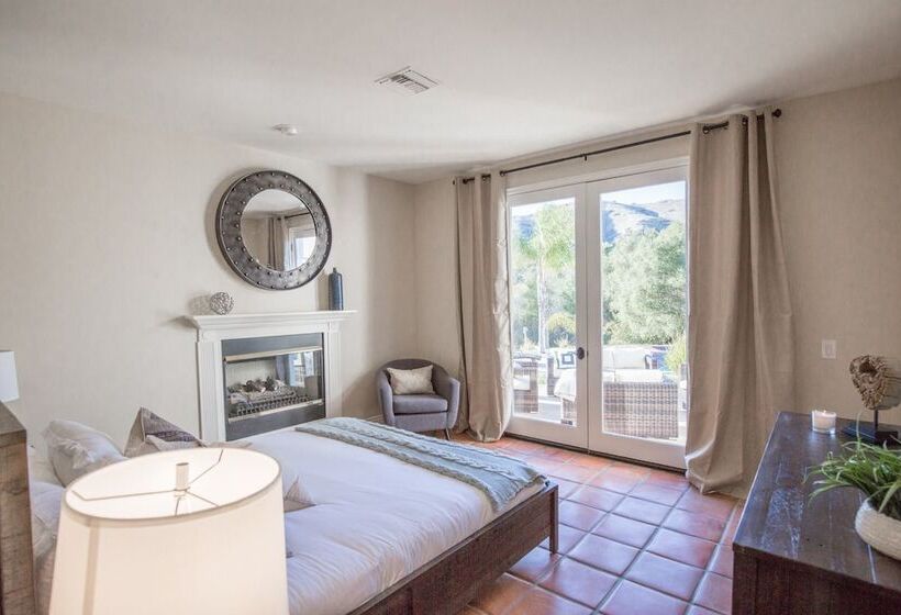 Grapevine By Avantstay Secluded 5br Villa 4 Acres Of Vineyards & Avo Groves!