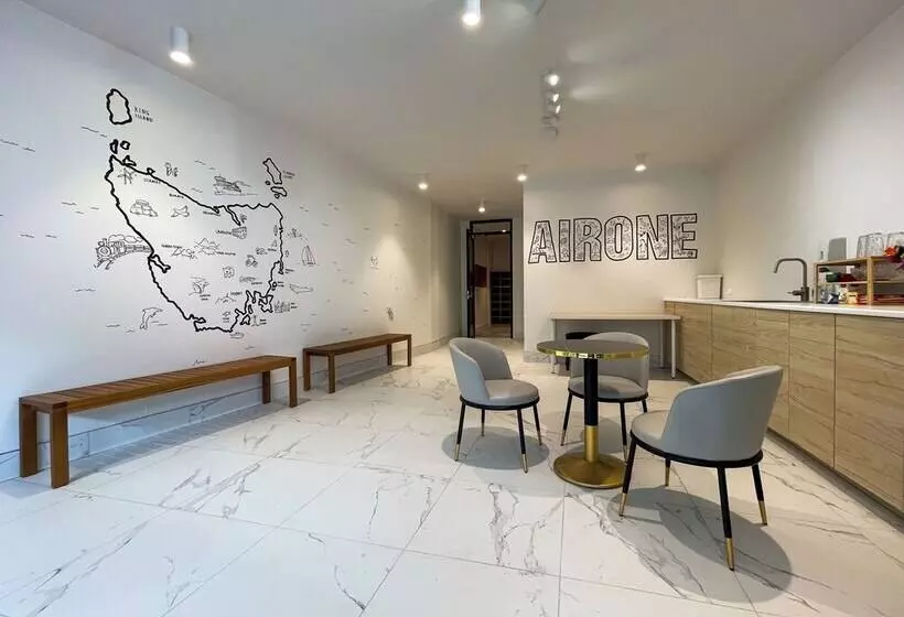 ホテル Airone Capsule