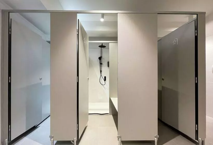 ホテル Airone Capsule