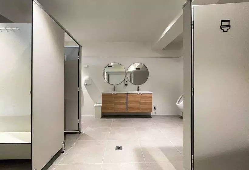 ホテル Airone Capsule